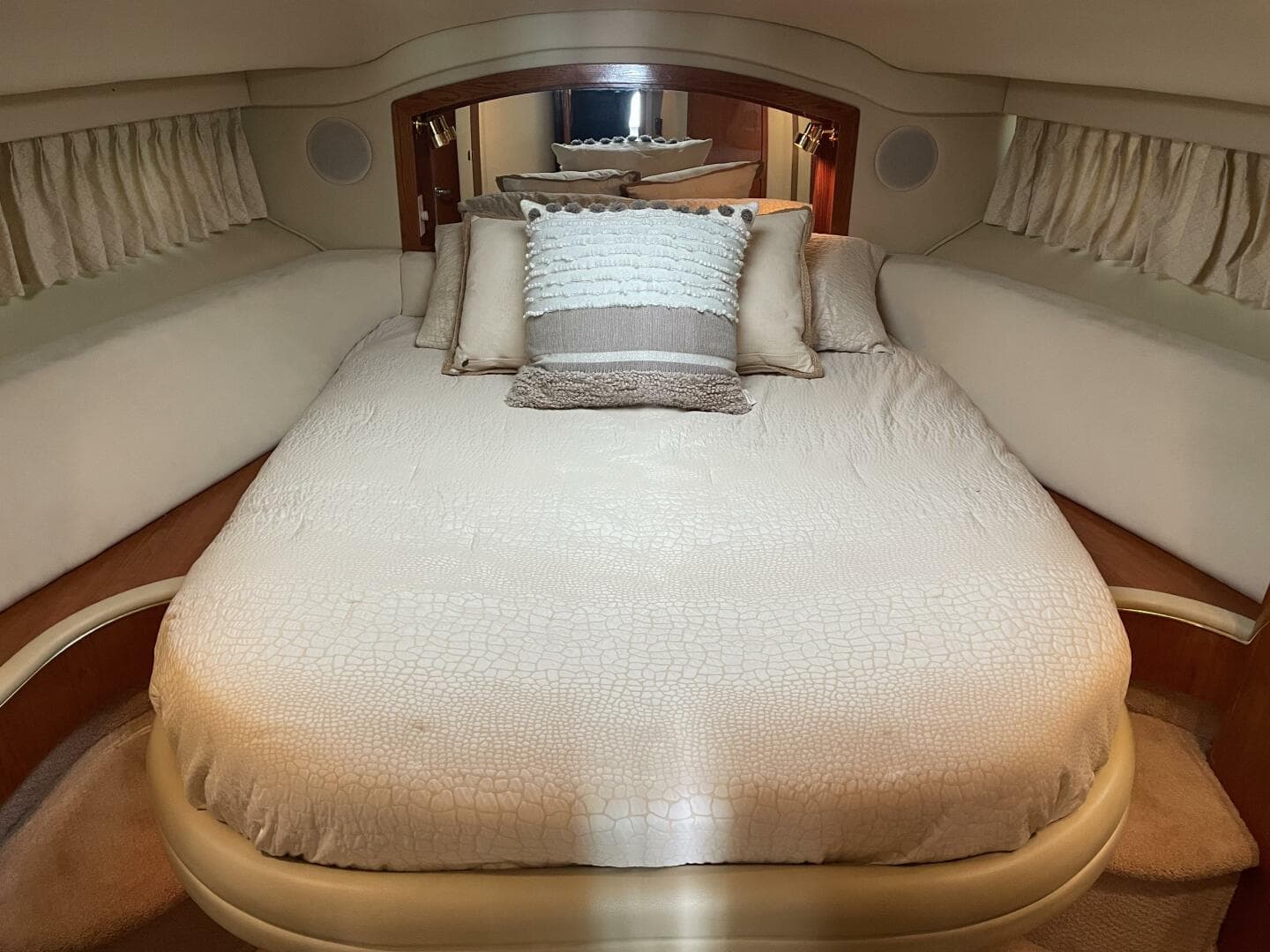 2000 Sea Ray 400 Sedan Bridge