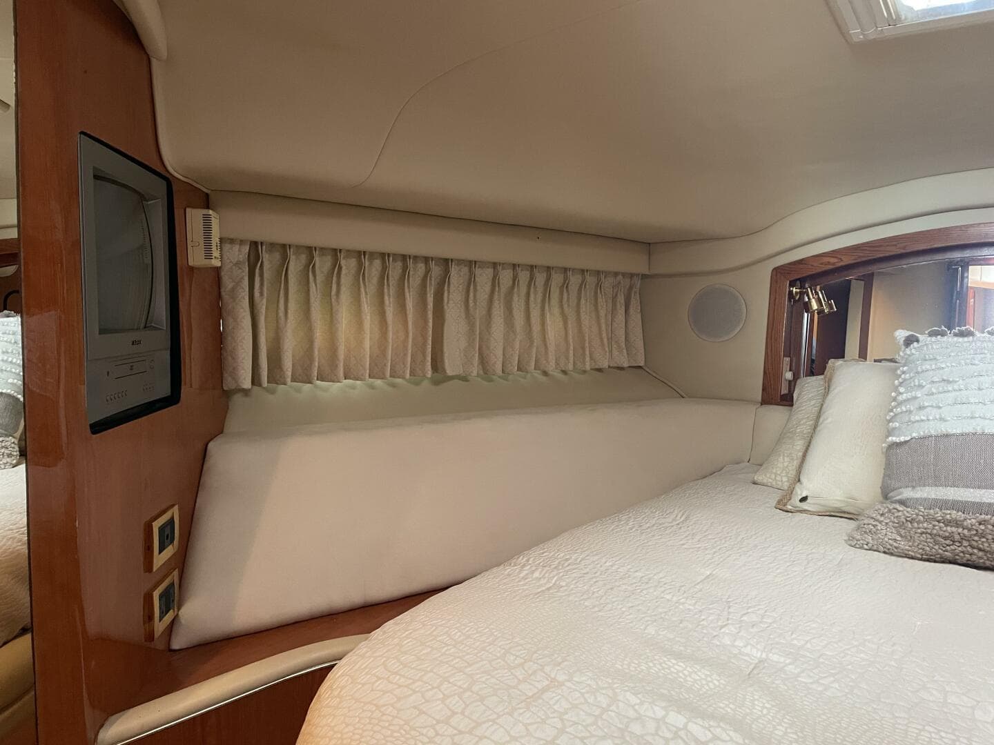 2000 Sea Ray 400 Sedan Bridge