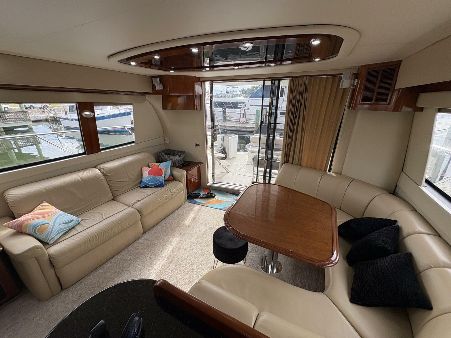 2004 Carver 56 Voyager