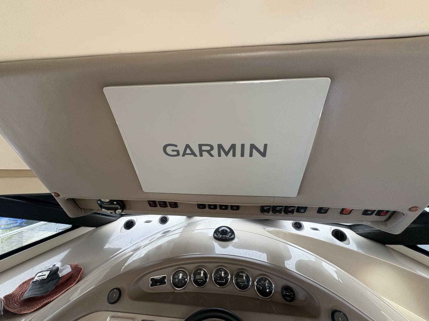 2004 Carver 56 Voyager