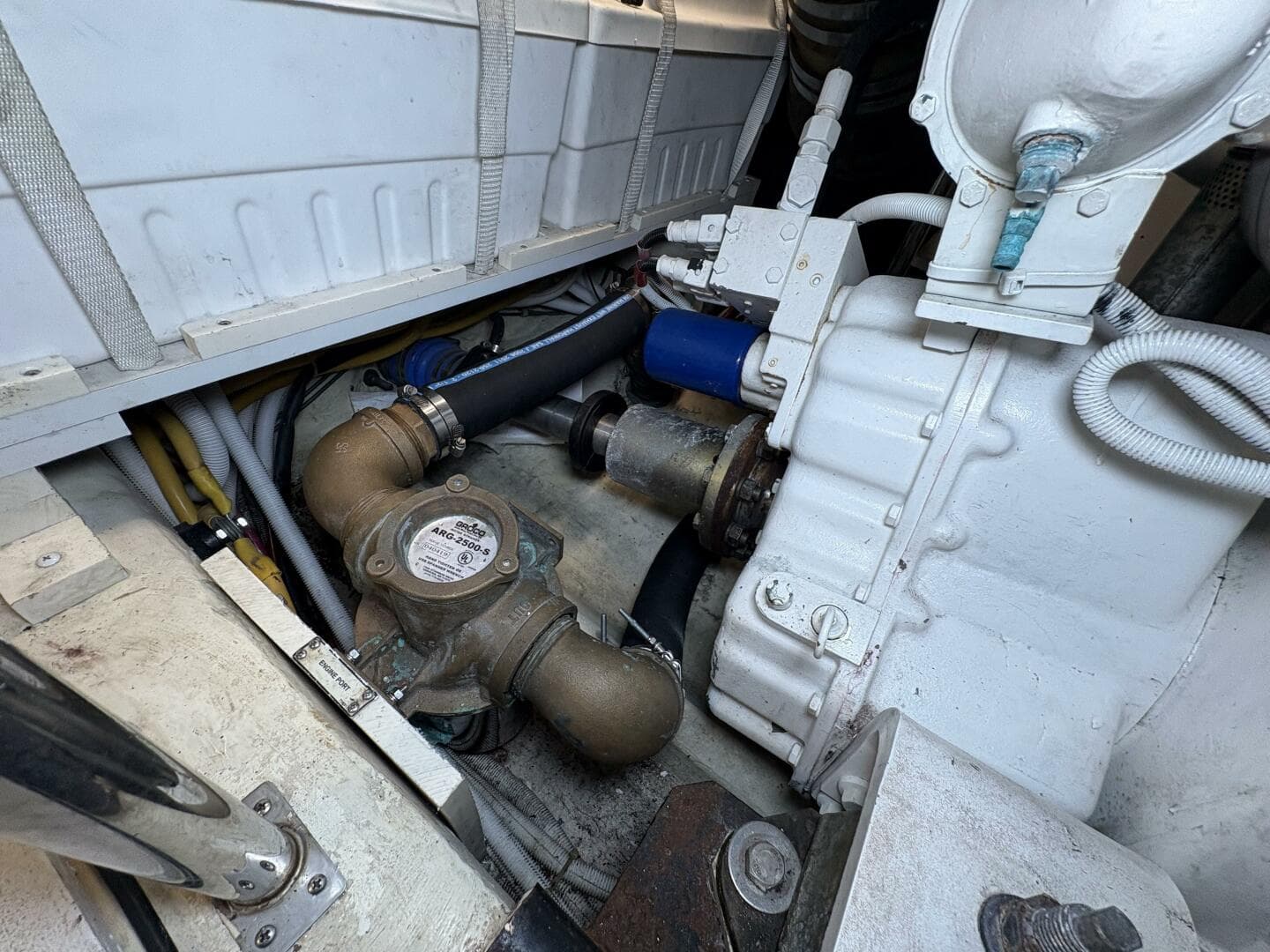 2004 Carver 56 Voyager