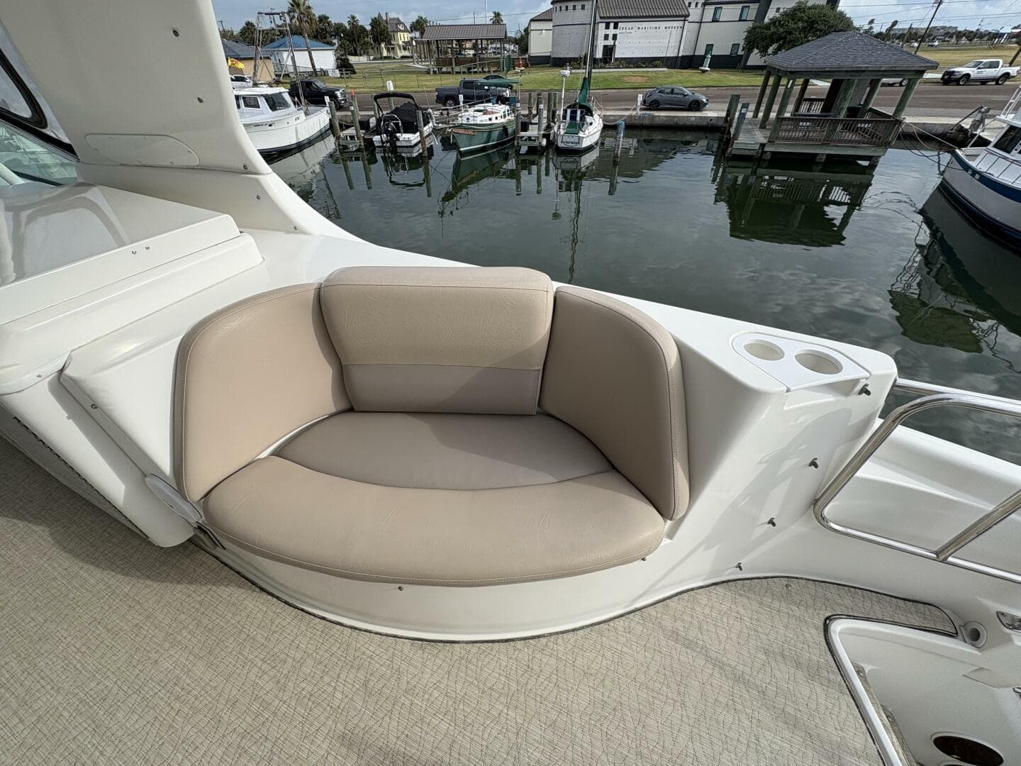 2004 Carver 56 Voyager