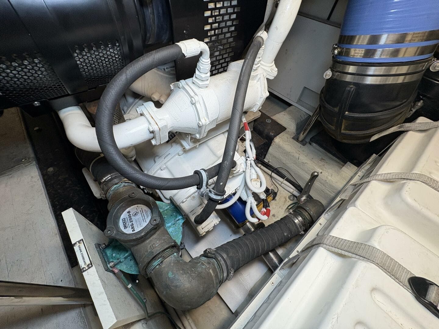 2004 Carver 56 Voyager