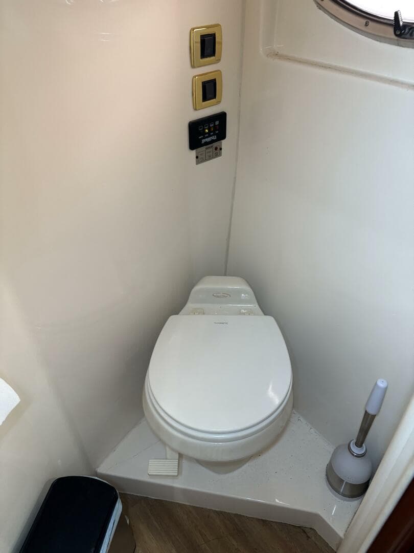 2004 Carver 56 Voyager