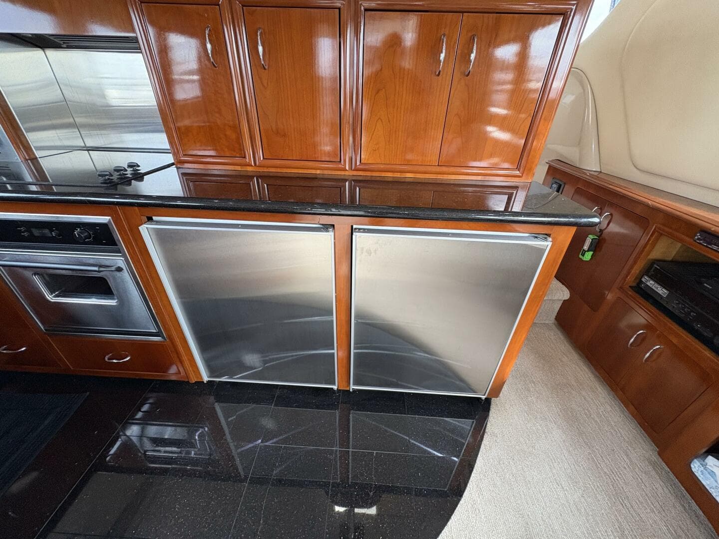 2004 Carver 56 Voyager