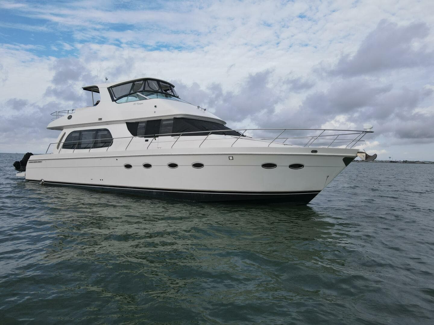 2004 Carver 56 Voyager