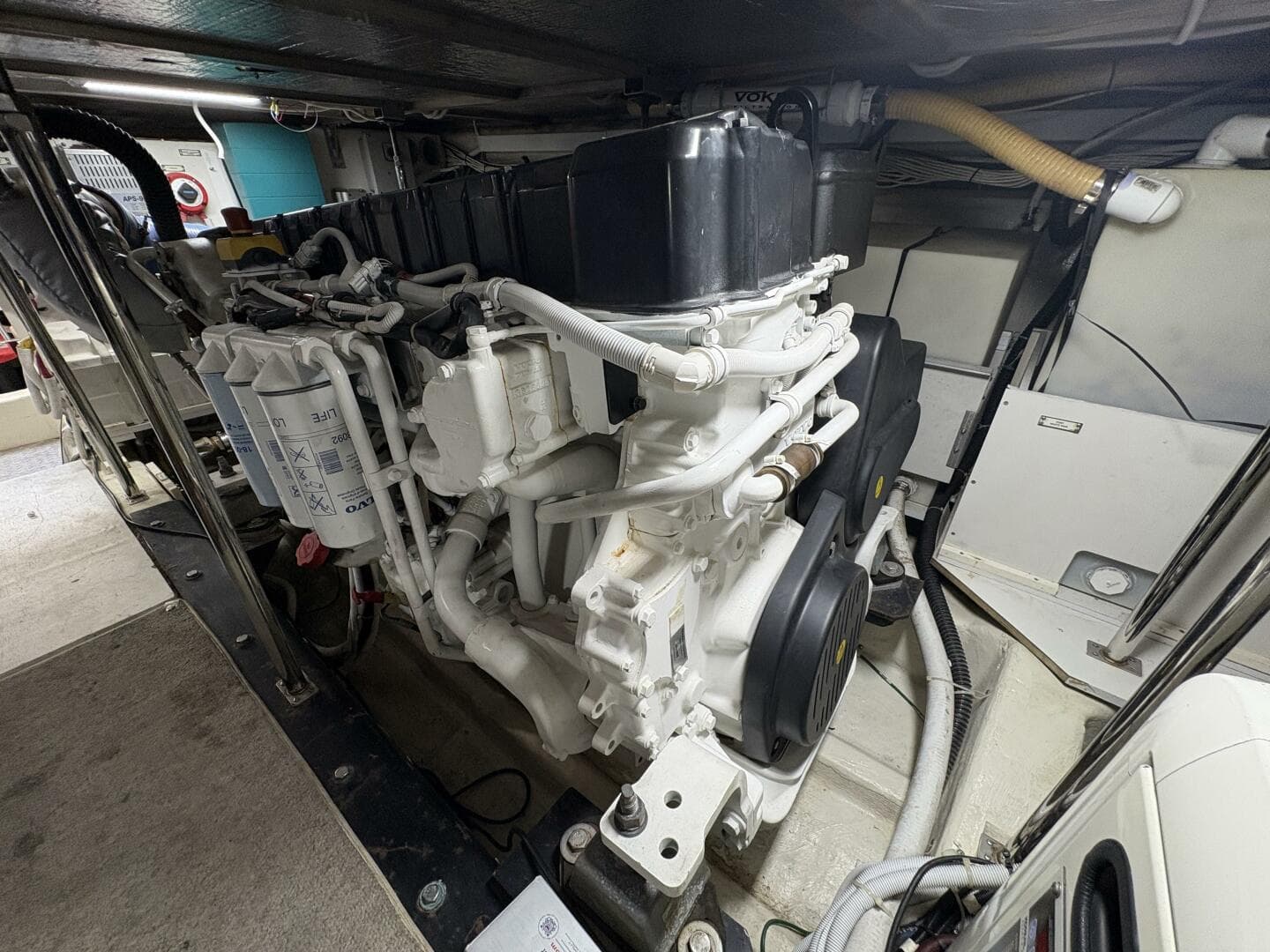 2004 Carver 56 Voyager