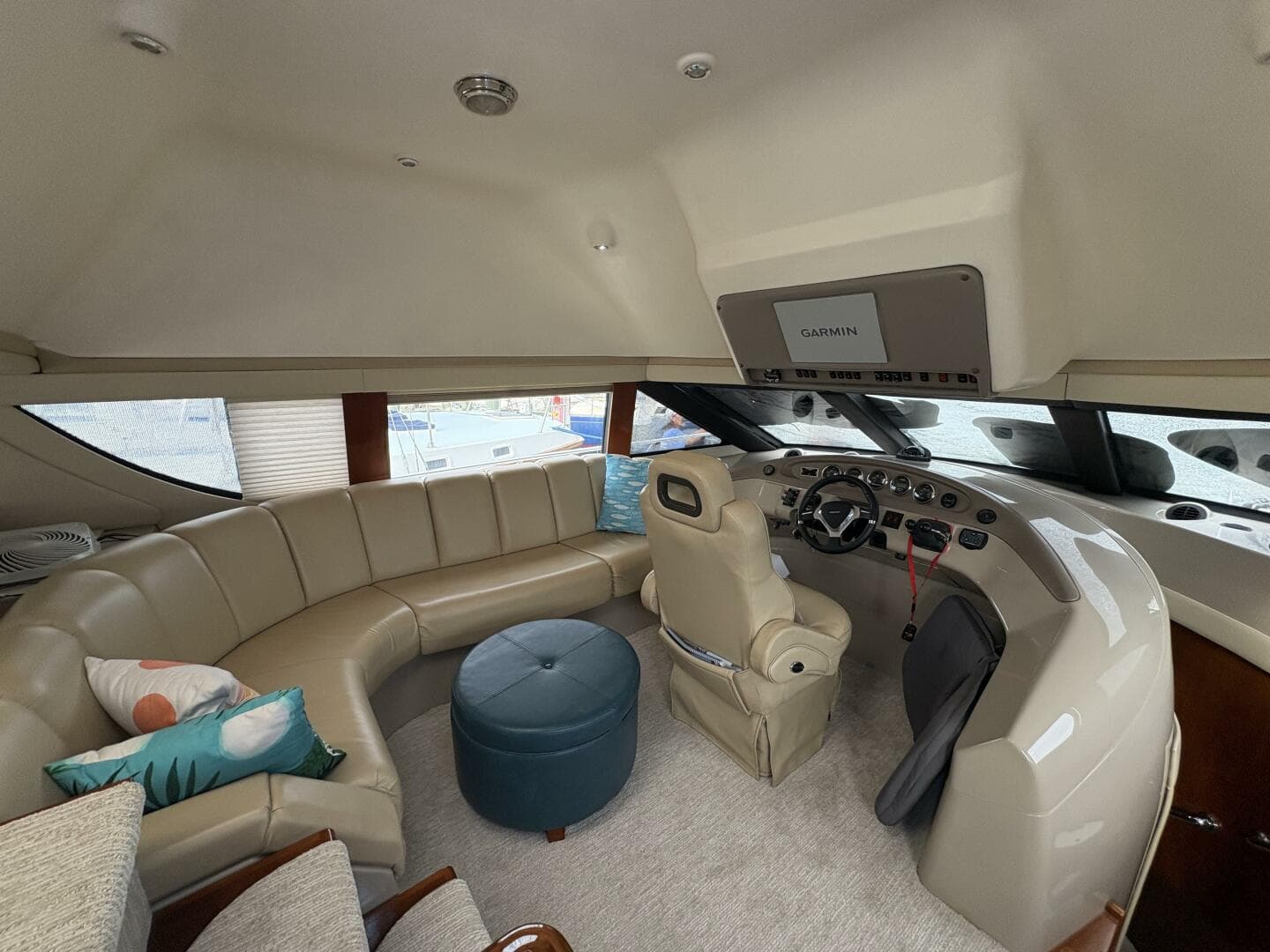 2004 Carver 56 Voyager