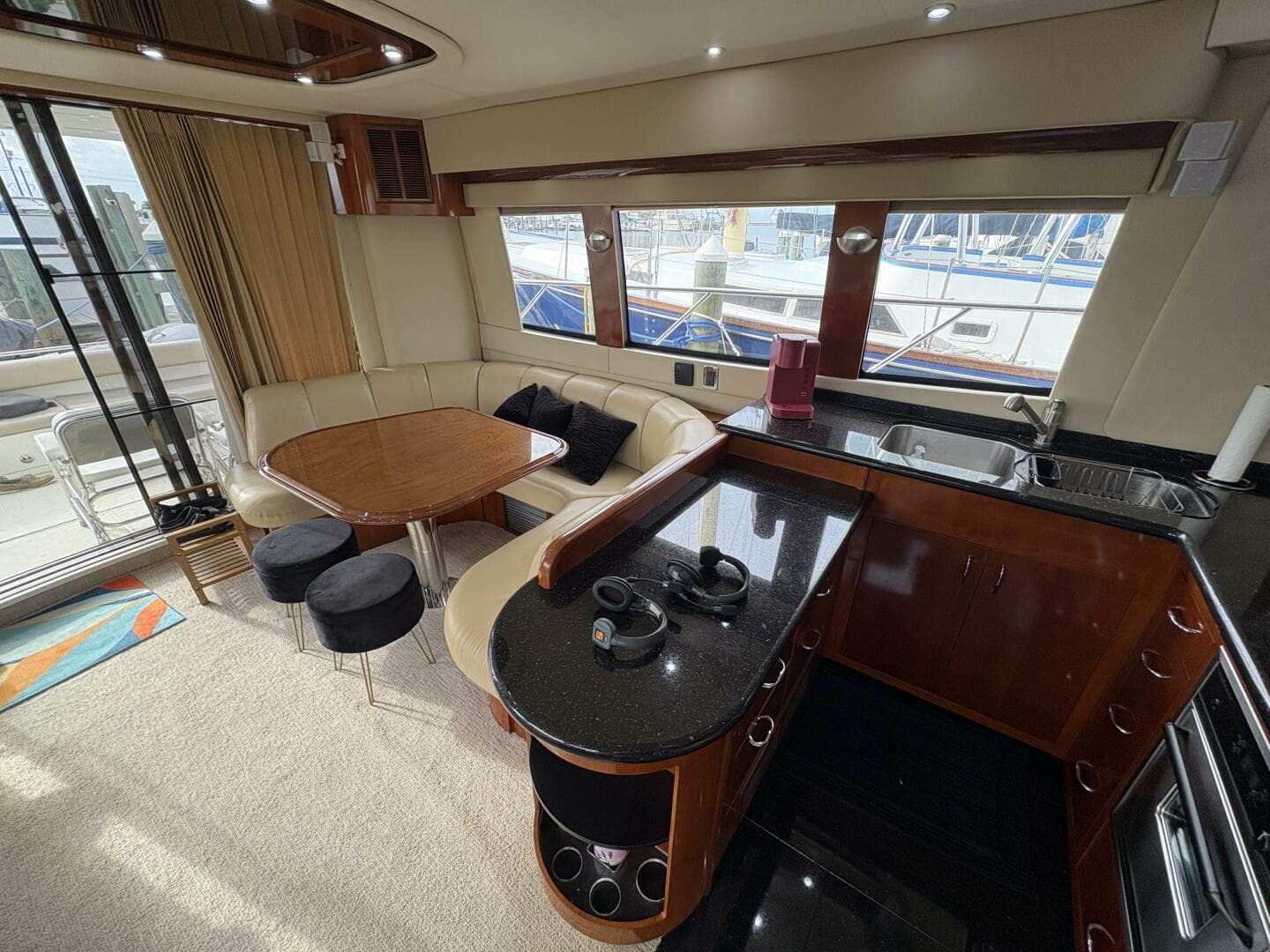 2004 Carver 56 Voyager