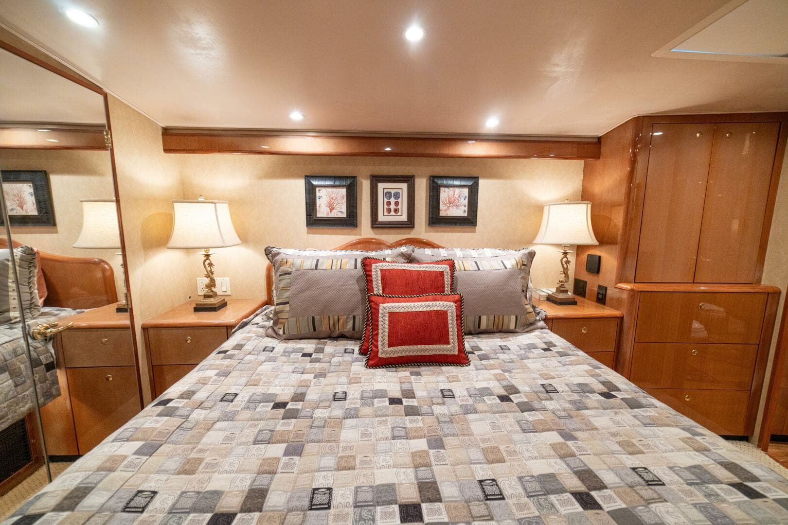 2004 Viking 61 Convertible "Mariah Jean"