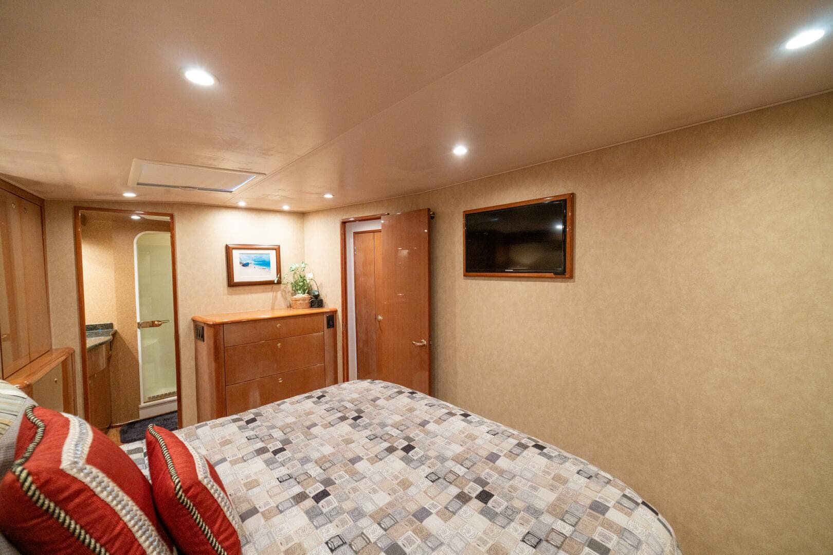 2004 Viking 61 Convertible "Mariah Jean"