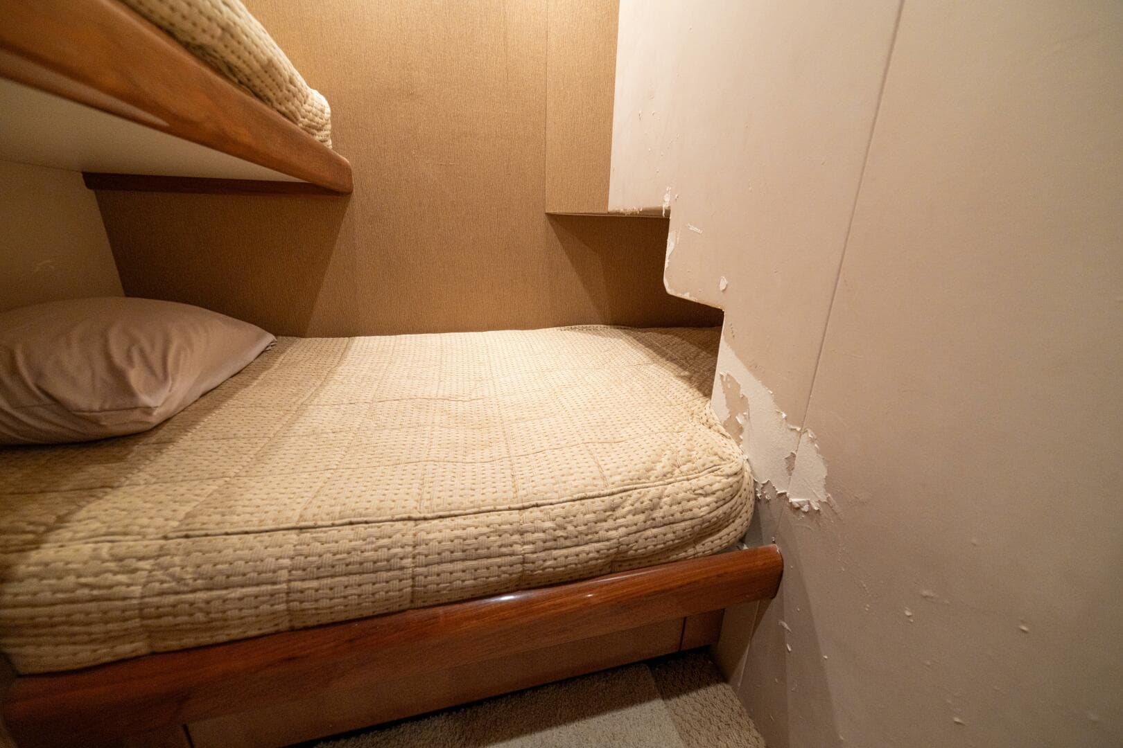 2004 Viking 61 Convertible "Mariah Jean"