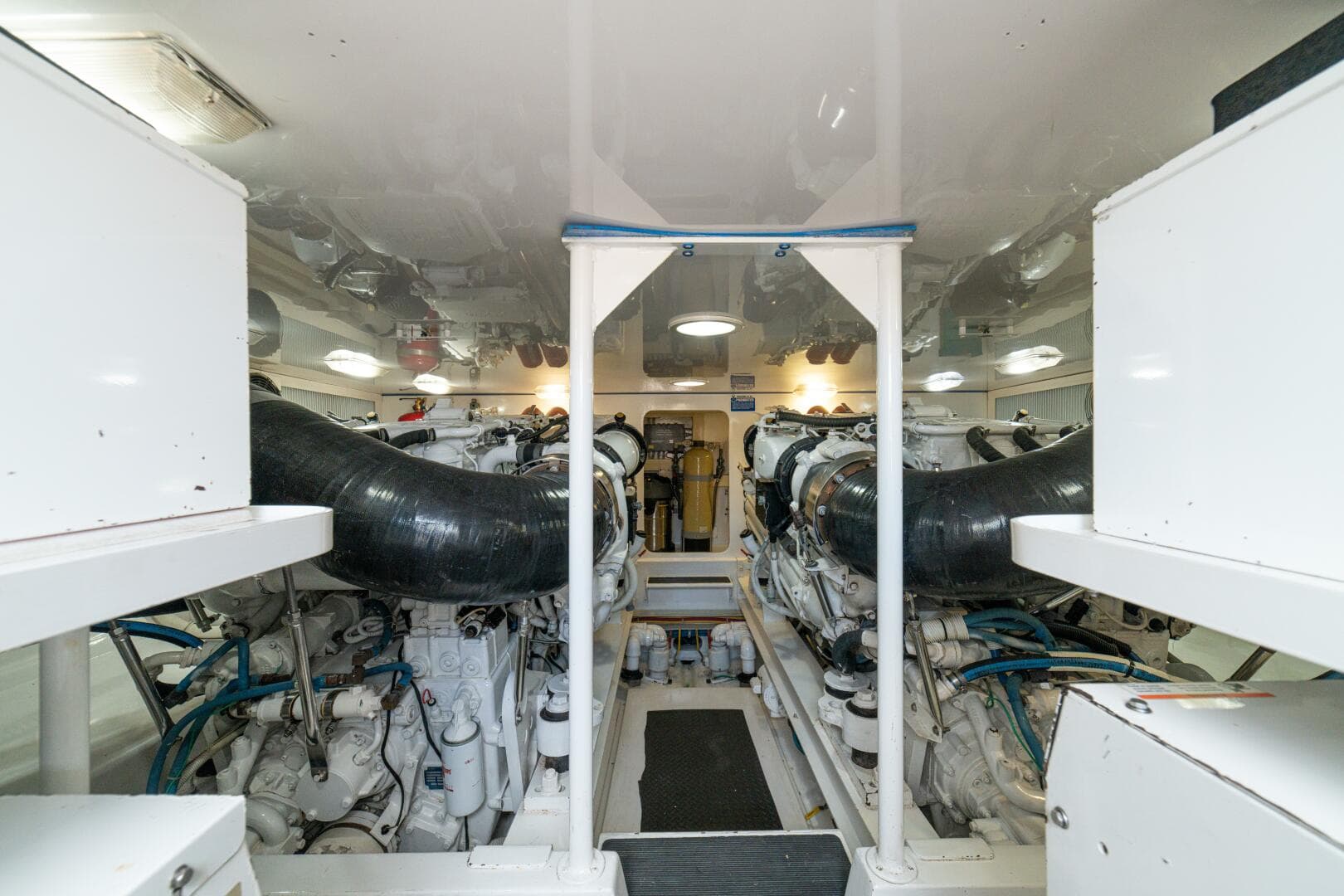 2004 Viking 61 Convertible "Mariah Jean"