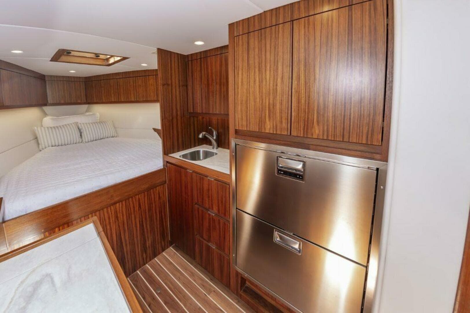 9527b1e7 8e19 4b4e 87fe B2558d5a4daa