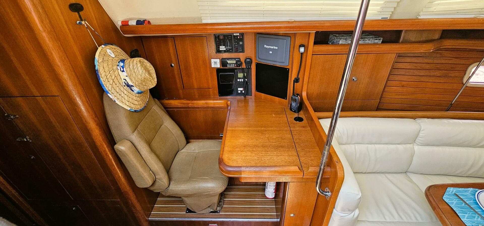 2007 Hunter 45 CC