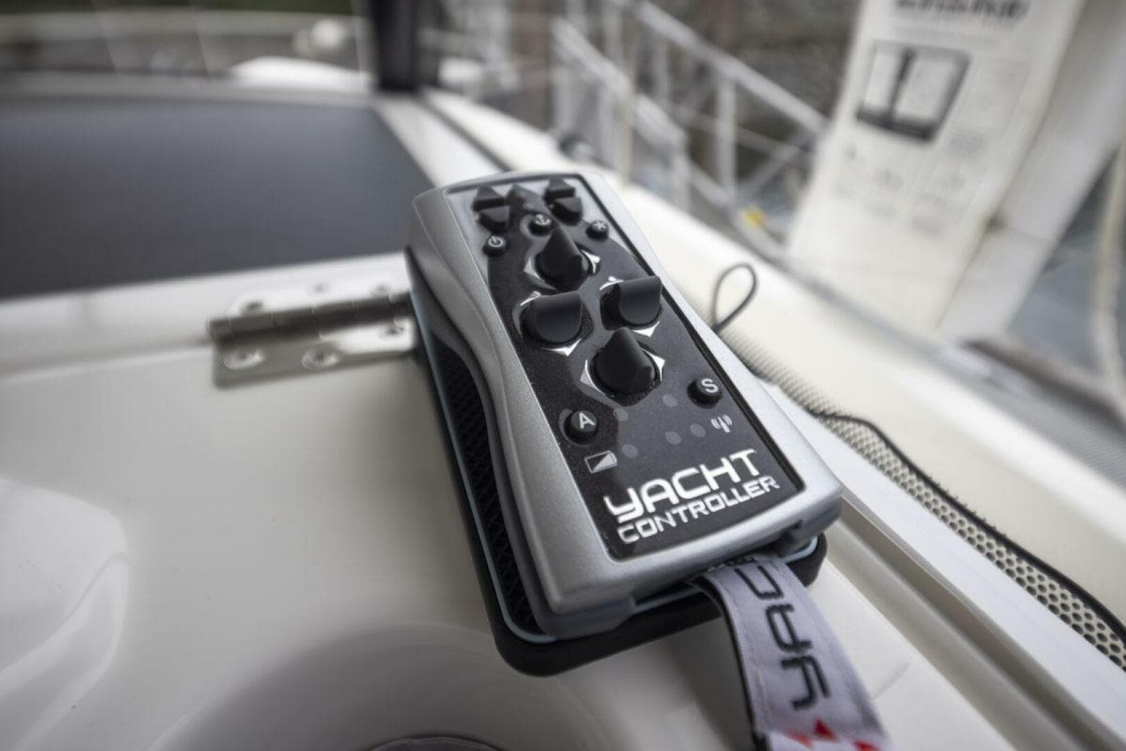Yacht Controller