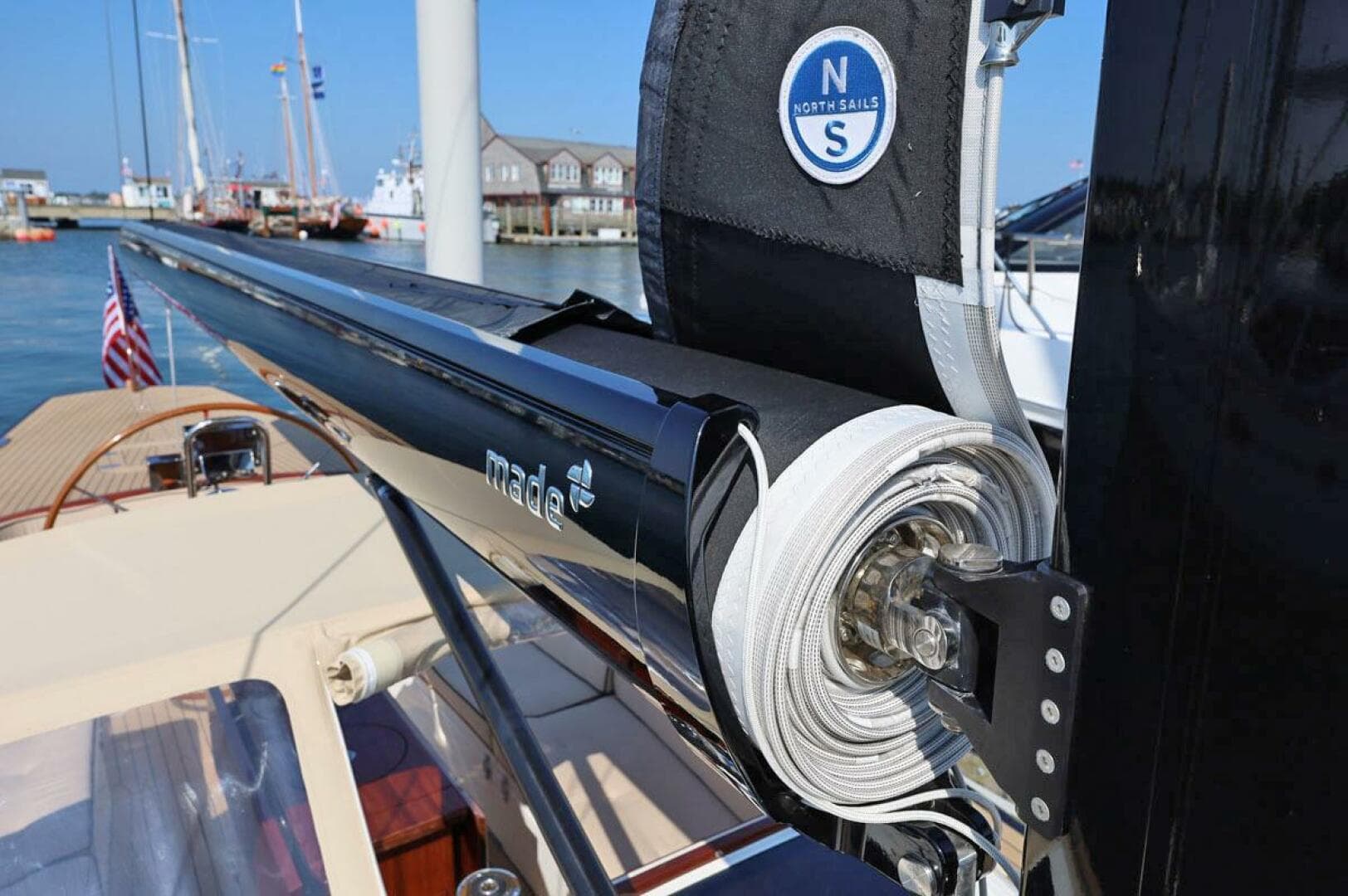 North Sail And Carbon Boom