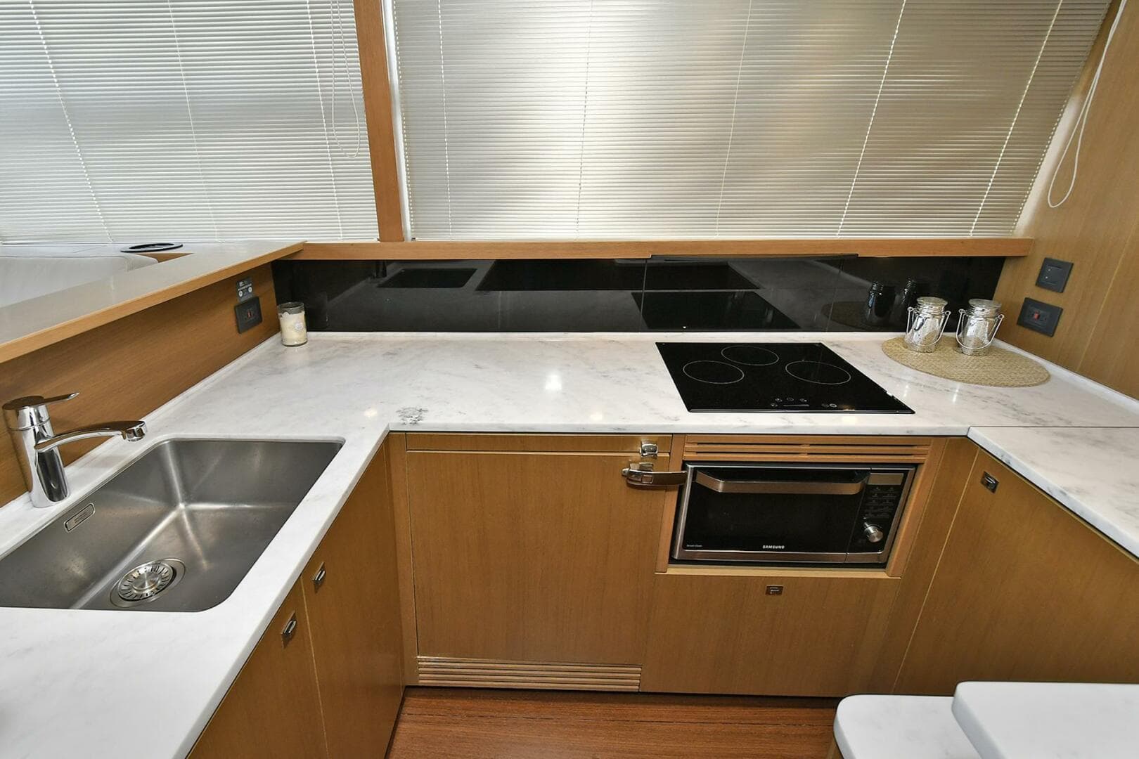 2016 Princess 52 Flybridge