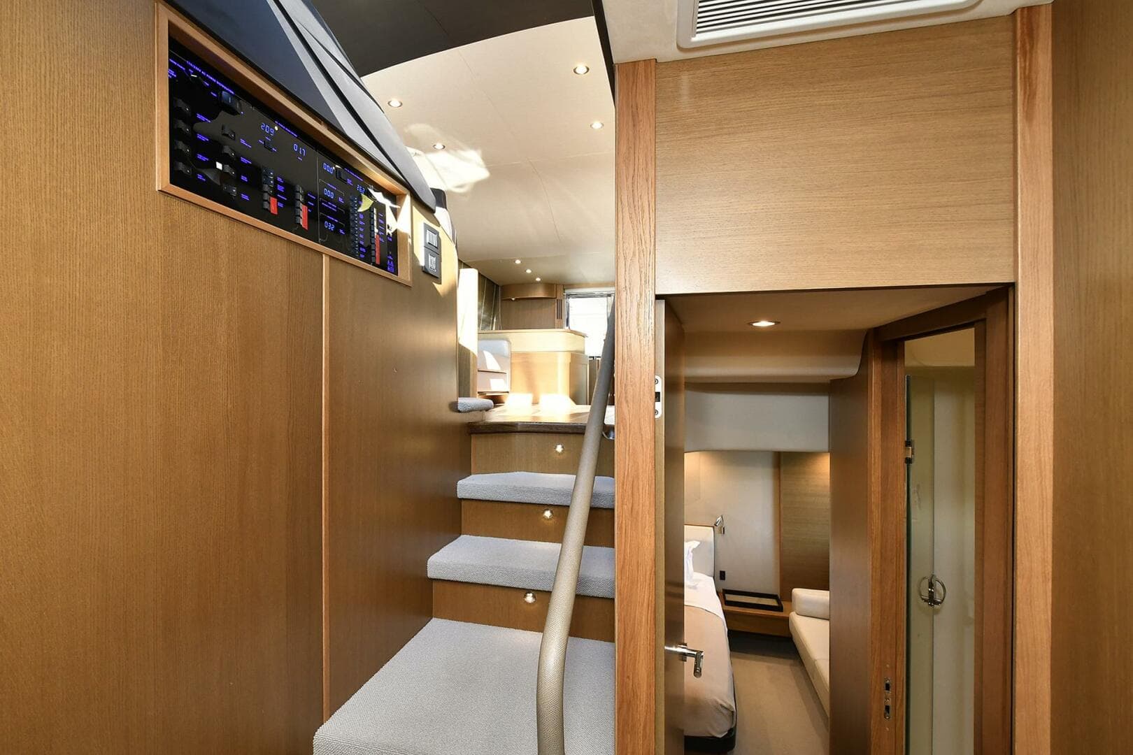 2016 Princess 52 Flybridge