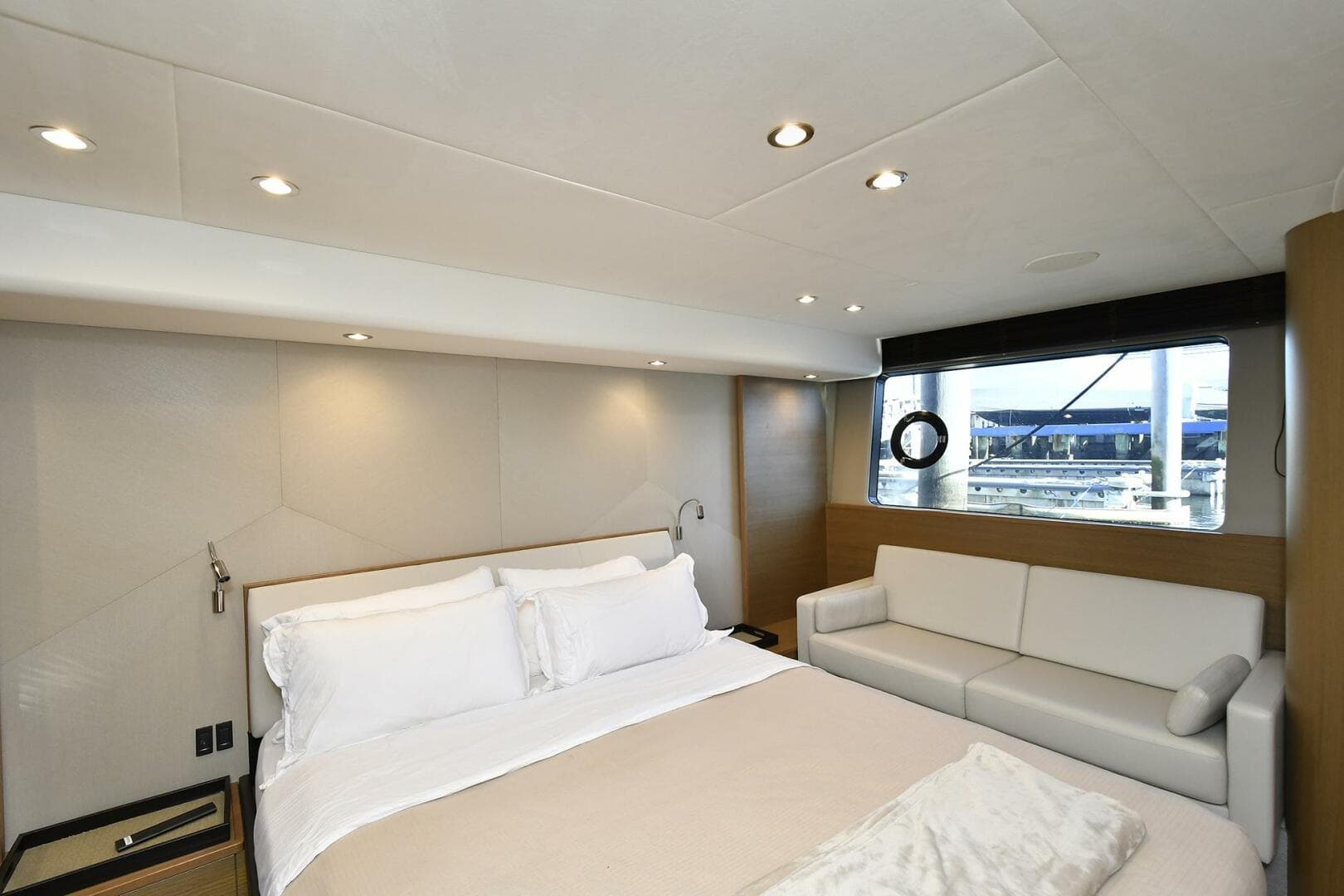 2016 Princess 52 Flybridge