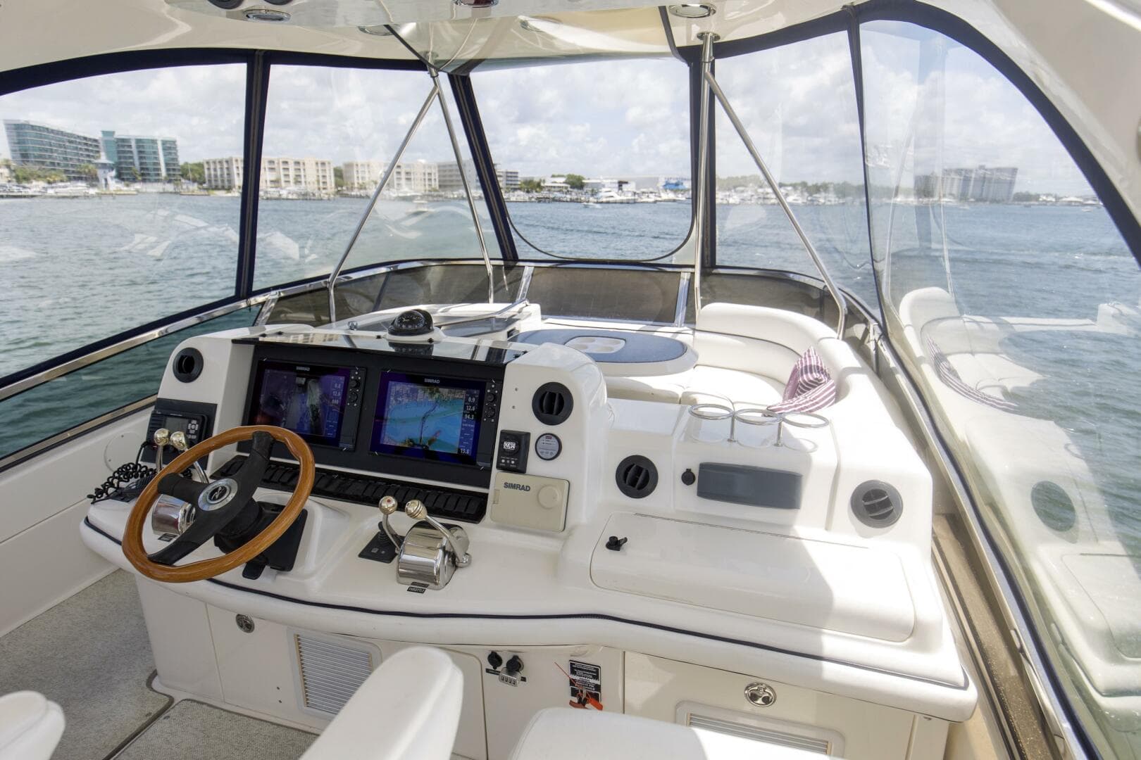 2007 52 Sea Ray Sedan Bridge Reel Destiny Helm (5)