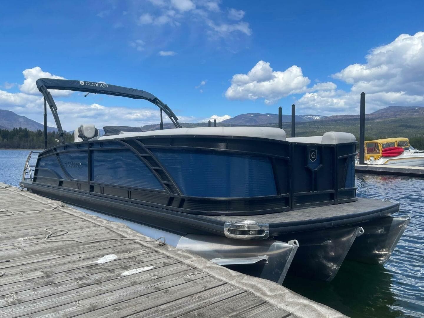 2024 Godfrey MC 235 C GTP