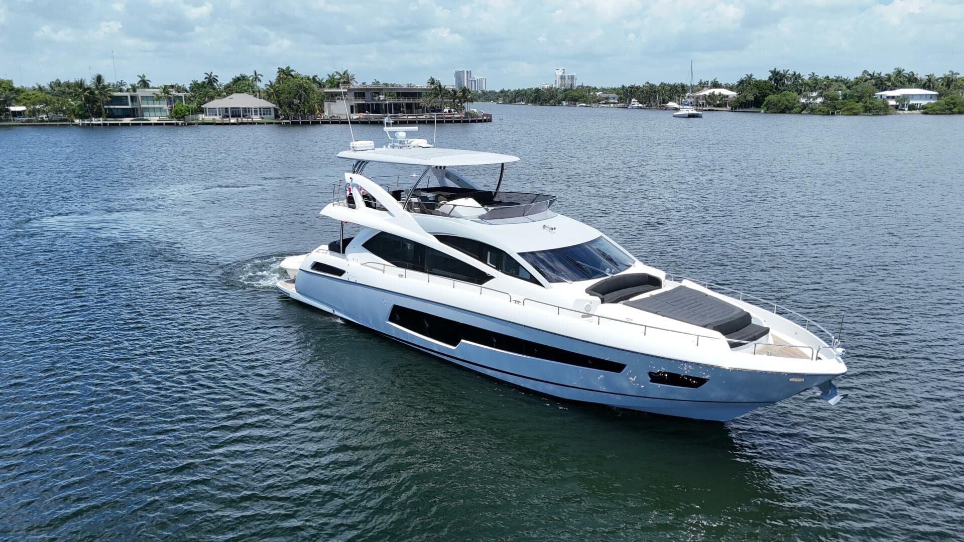 2017 Sunseeker 75 Yacht