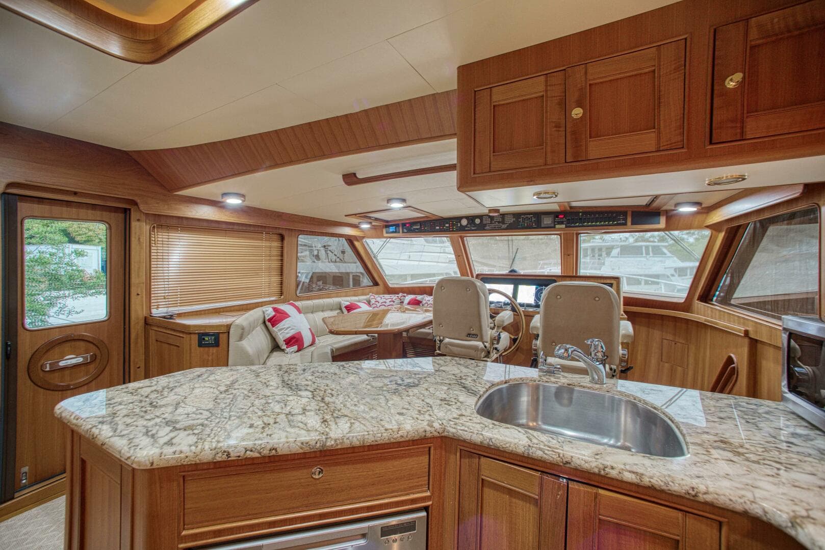 2011 Marlow Explorer 70E