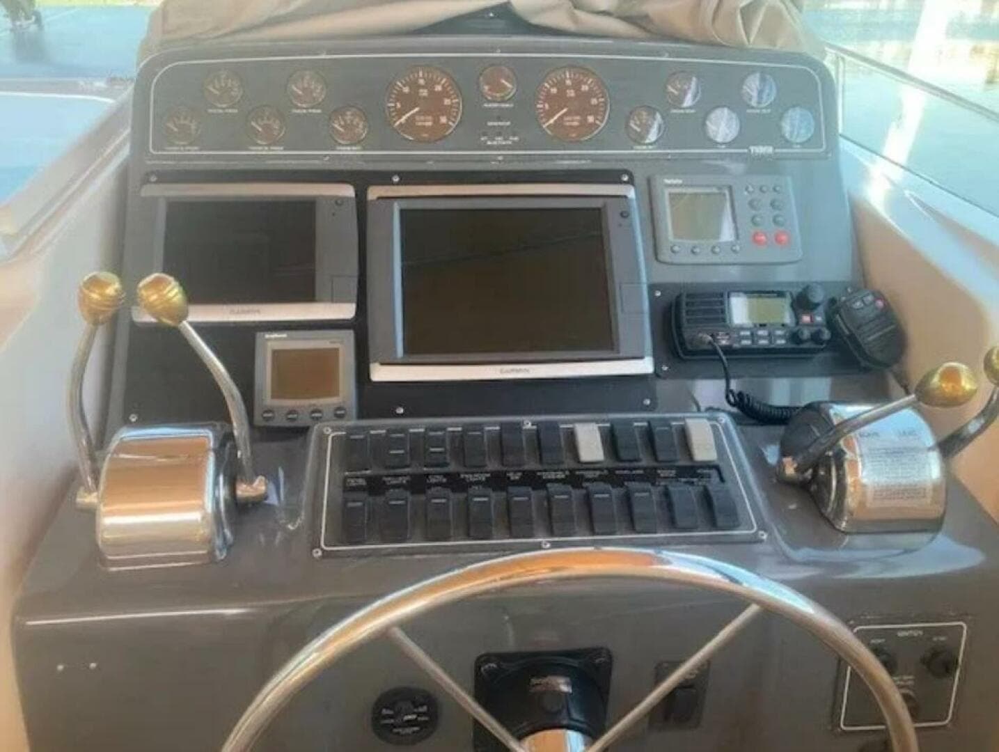 2000 Tiara Yachts 3500 Express