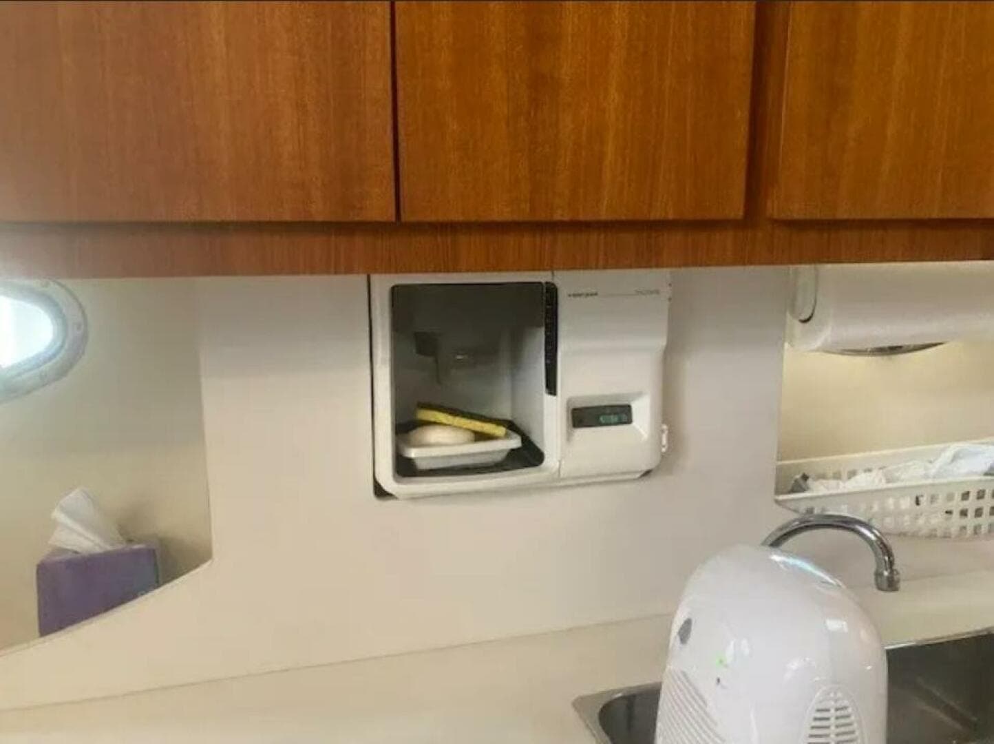 2000 Tiara Yachts 3500 Express