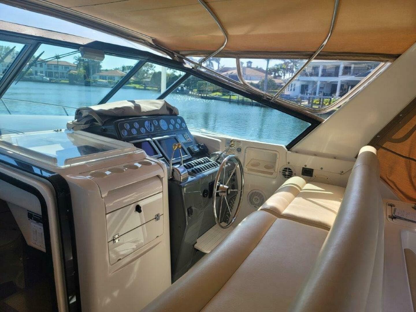 2000 Tiara Yachts 3500 Express