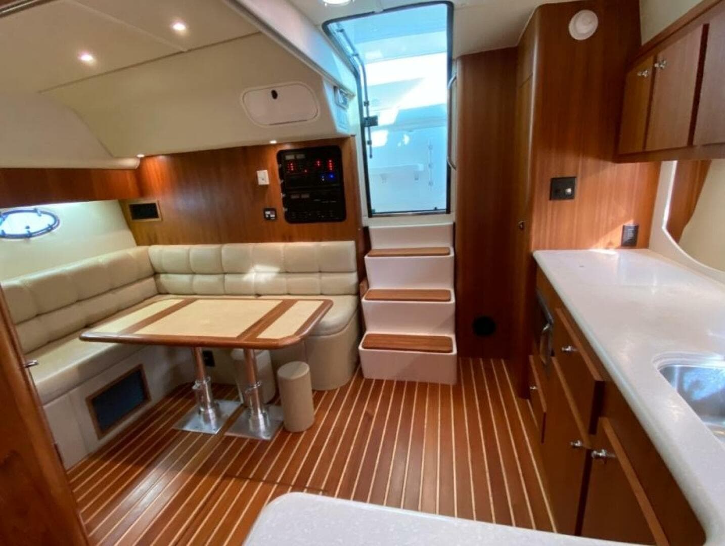 2000 Tiara Yachts 3500 Express