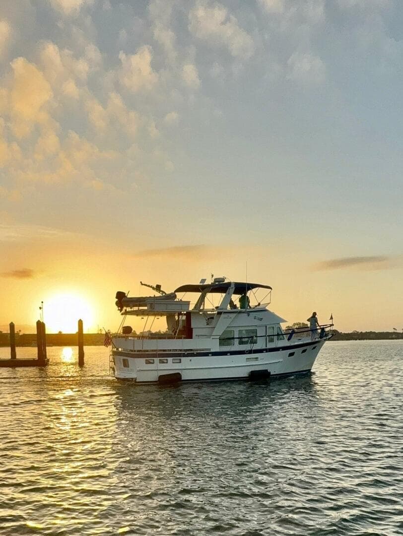 44' DeFever starboard profile