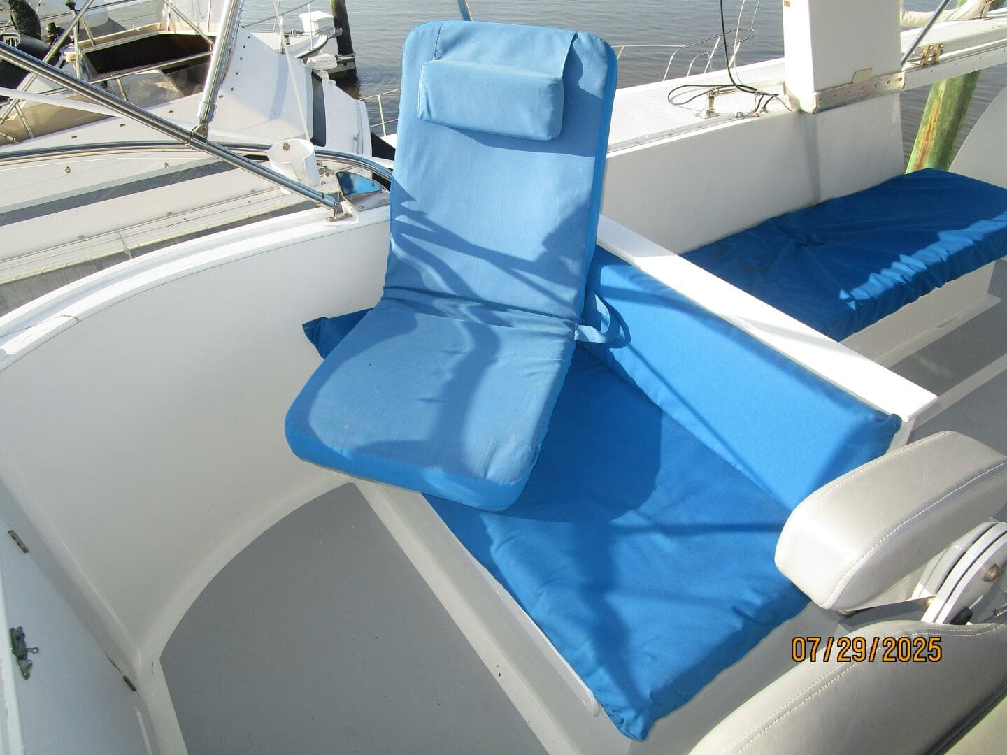 44' DeFever flybridge starboard forward seating