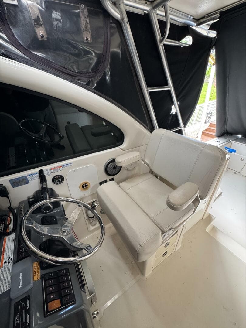 2007 Pursuit 335 Offshore