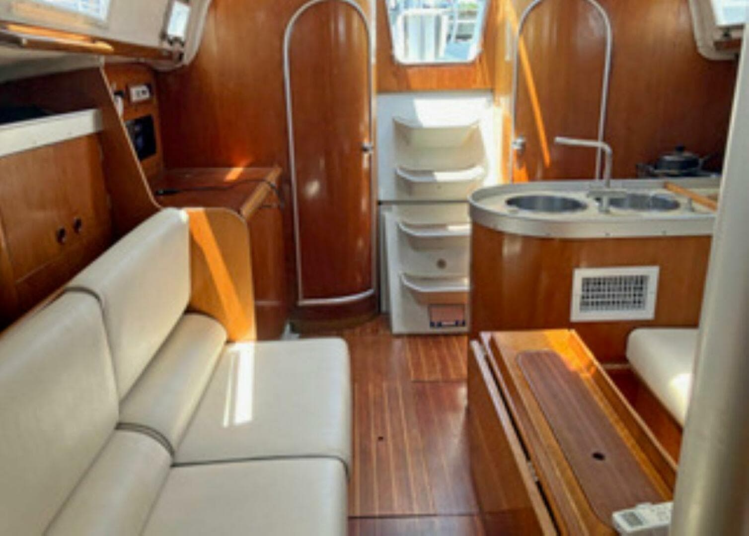 1991 Beneteau Moorings 38