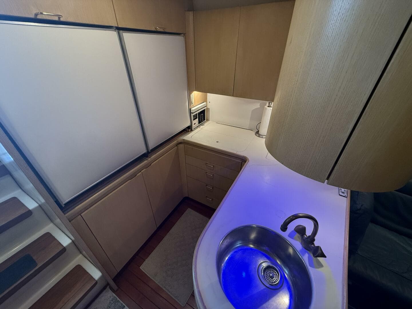 1991 Tiara Yachts 43 Open