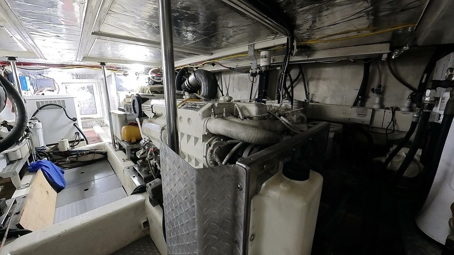 50 ft Ocean Alexander - Engine Room