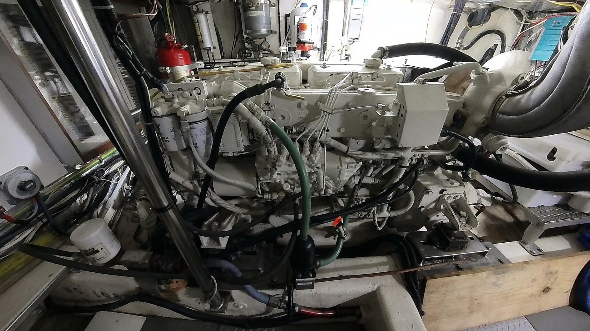 50 ft Ocean Alexander - Engine Room