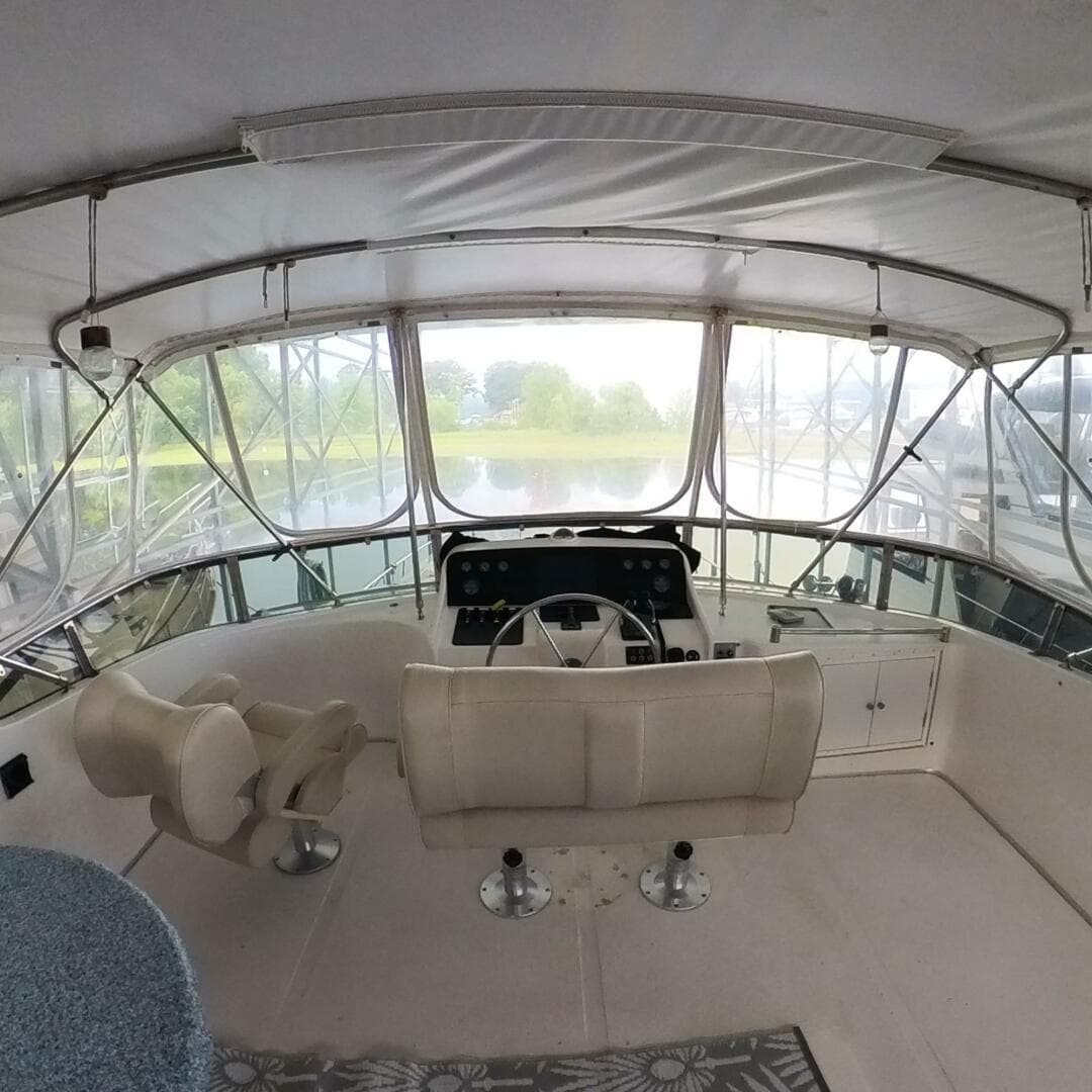 50 ft Ocean Alexander - Flybridge Looking Forward