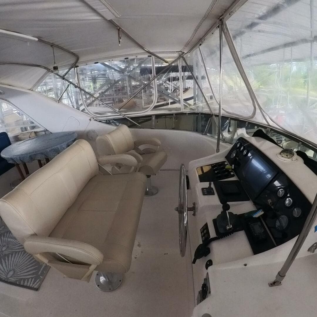 50 ft Ocean Alexander - Upper Helm