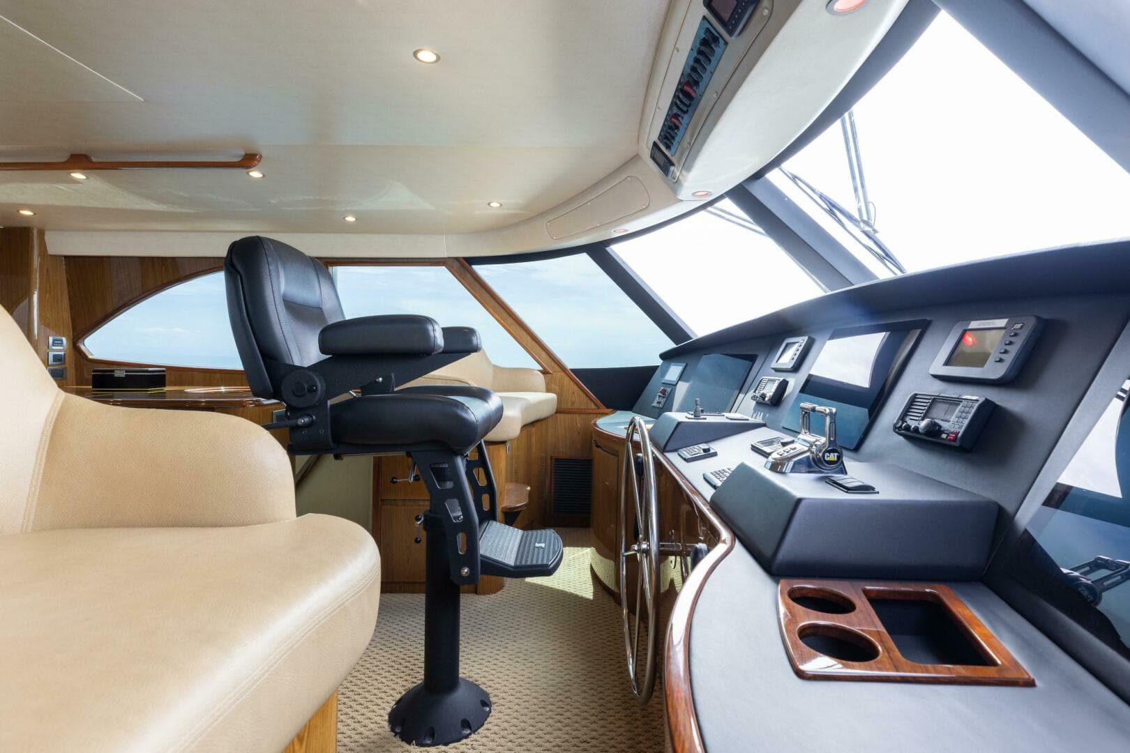 Flybridge Helm Seating