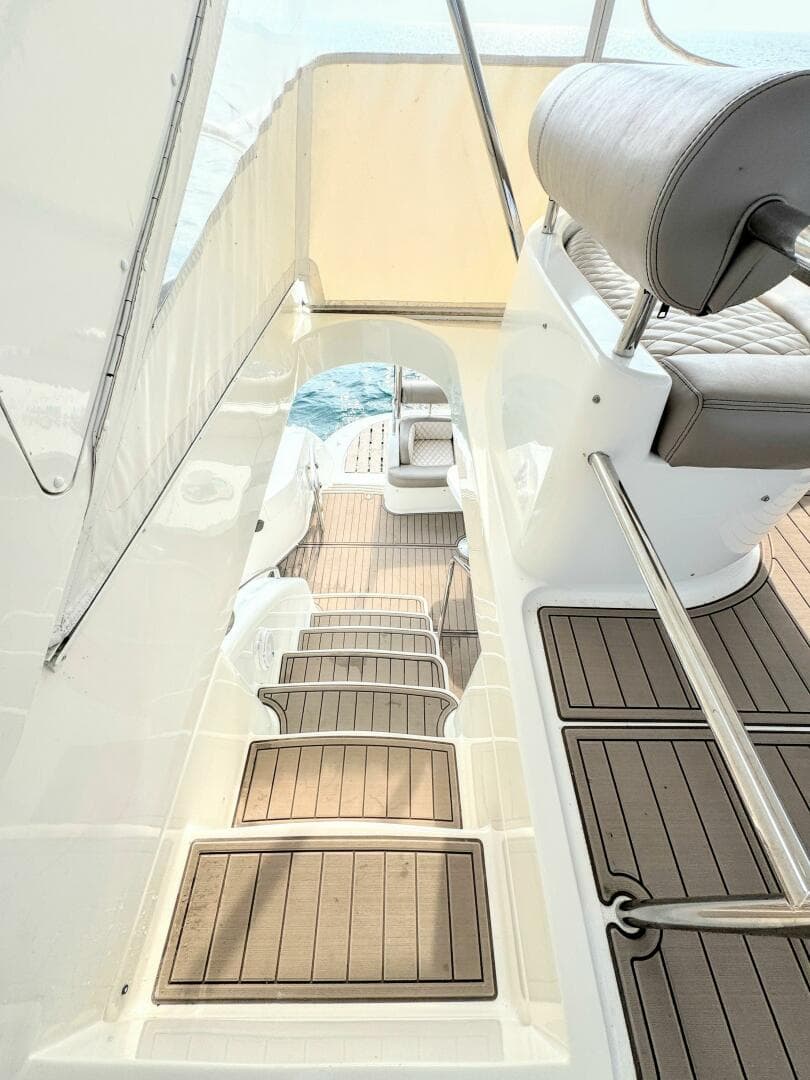 2005 Neptunus 62 Flybridge