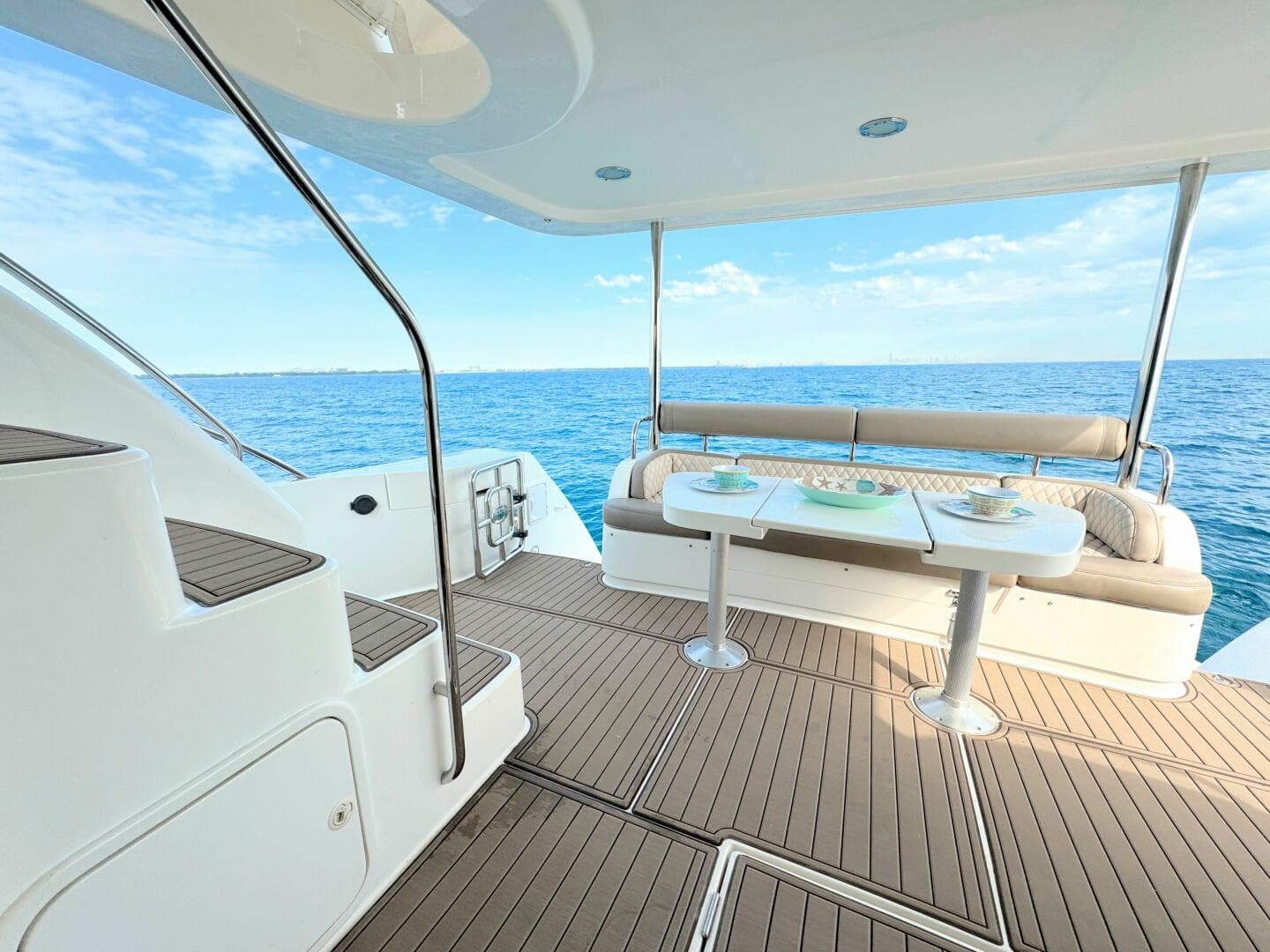 2005 Neptunus 62 Flybridge