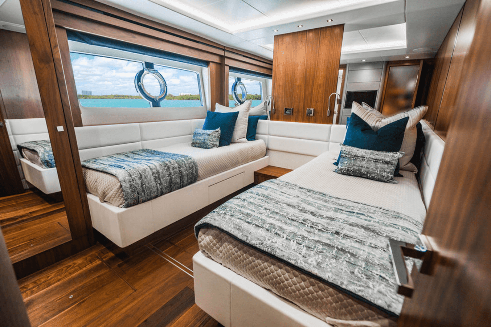 2019 Sunseeker 86