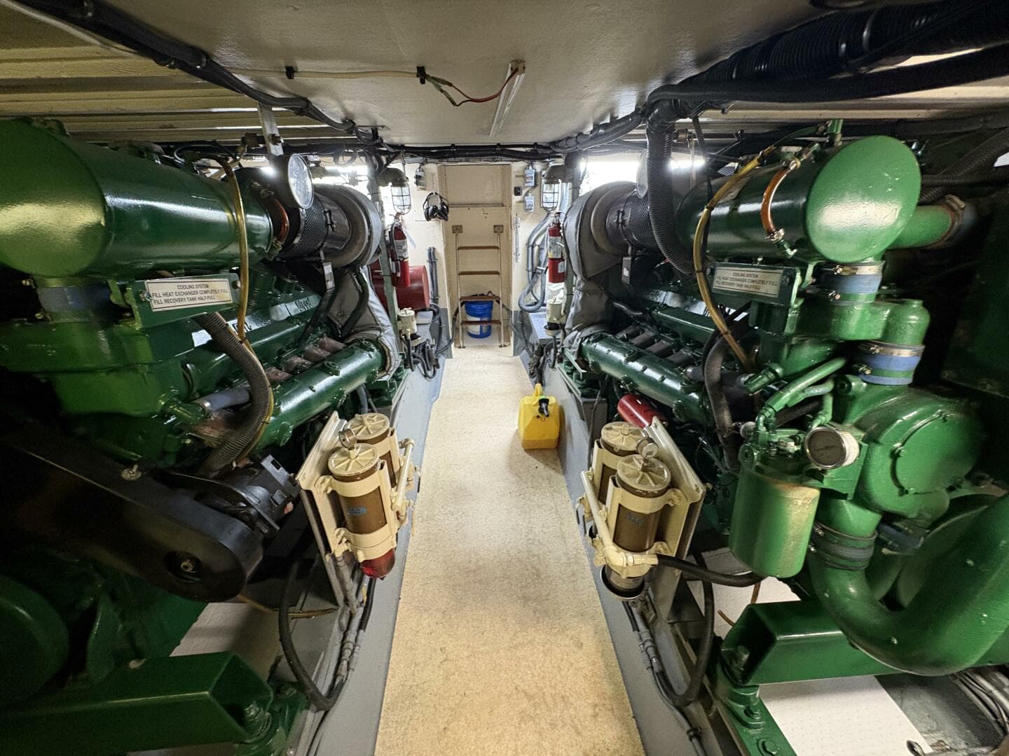 1985 Hatteras 60 Enclosed Bridge