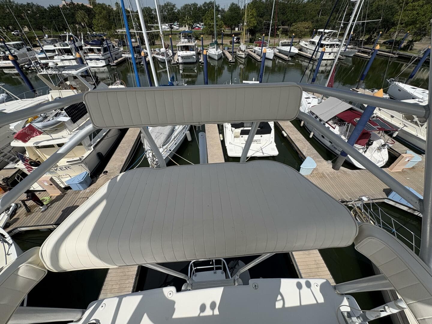 1985 Hatteras 60 Enclosed Bridge