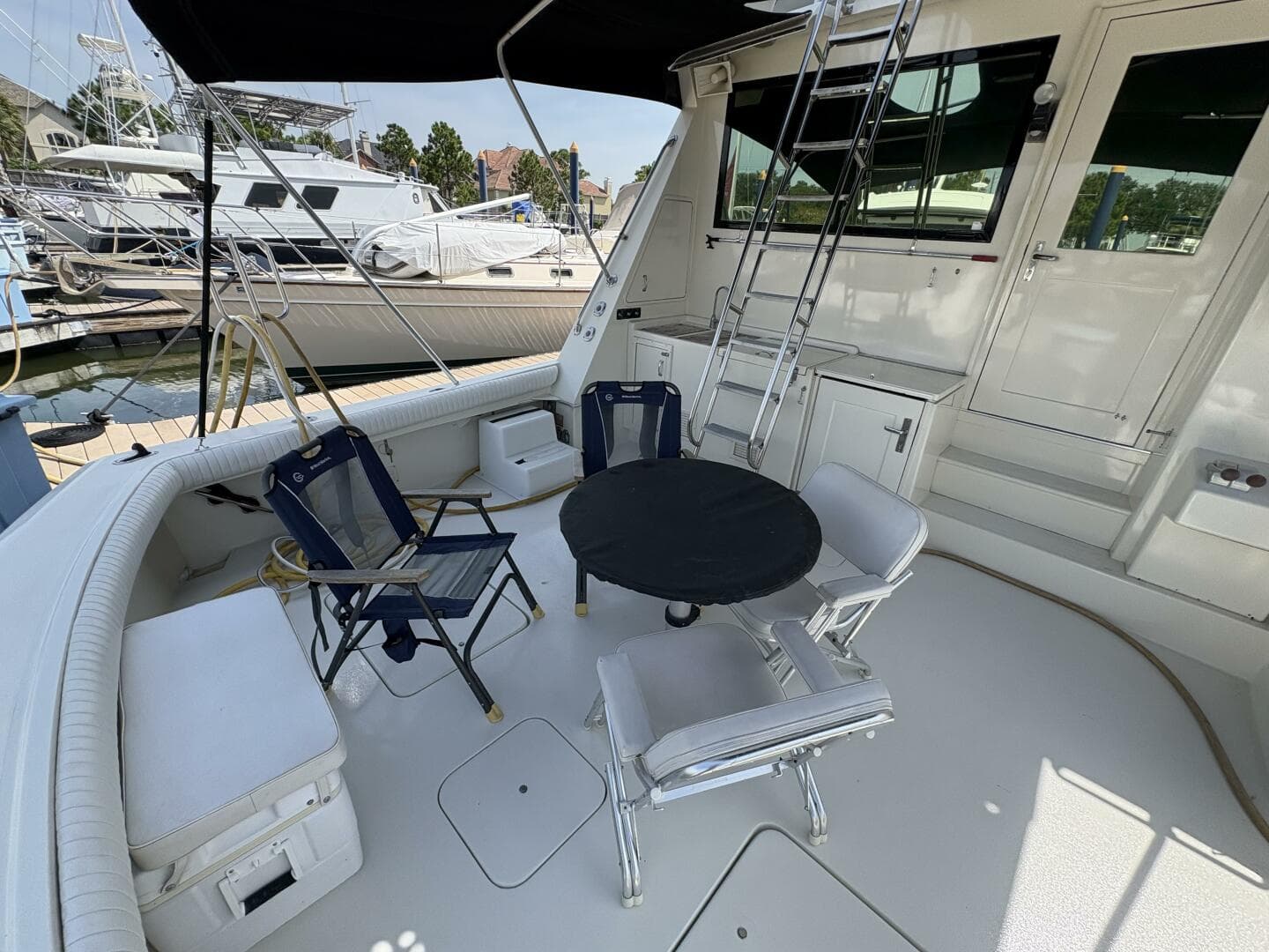 1985 Hatteras 60 Enclosed Bridge