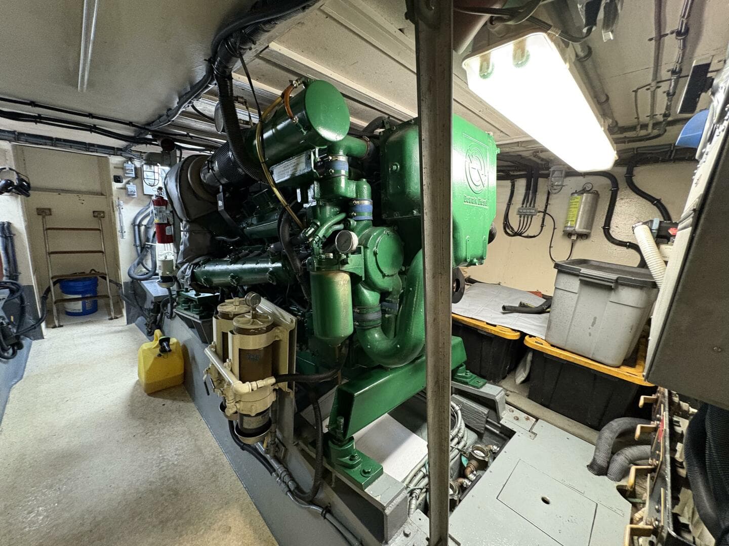 1985 Hatteras 60 Enclosed Bridge