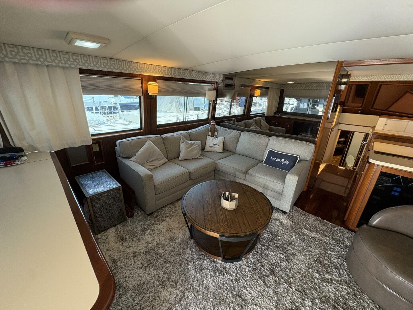 1985 Hatteras 60 Enclosed Bridge